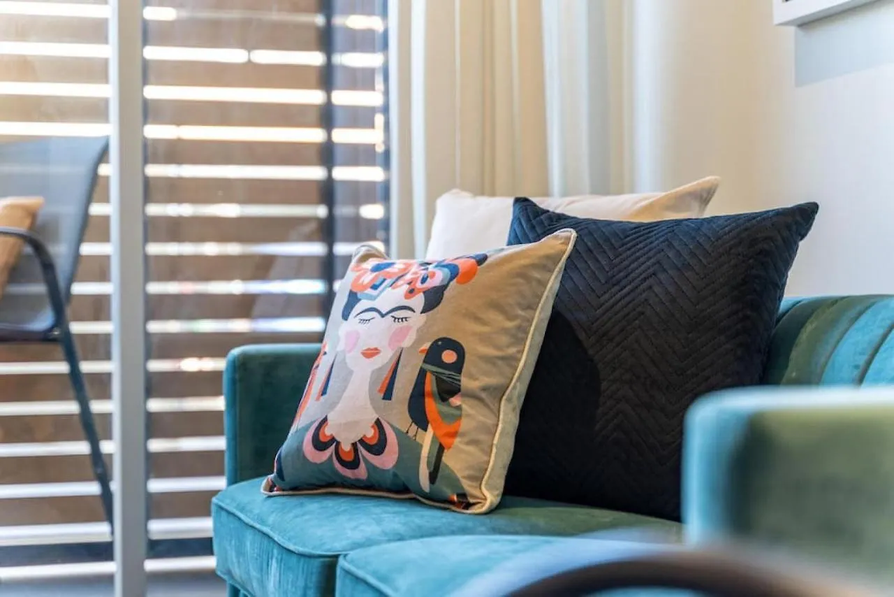 Floral On Frew Adelaide Apartment
